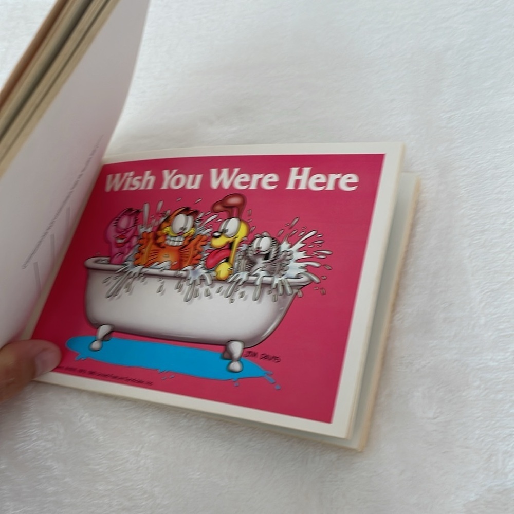 Vintage 1989 Garfield “thinking of you”
Postcard book — 30 full colour cards. - Picture 16 of 17